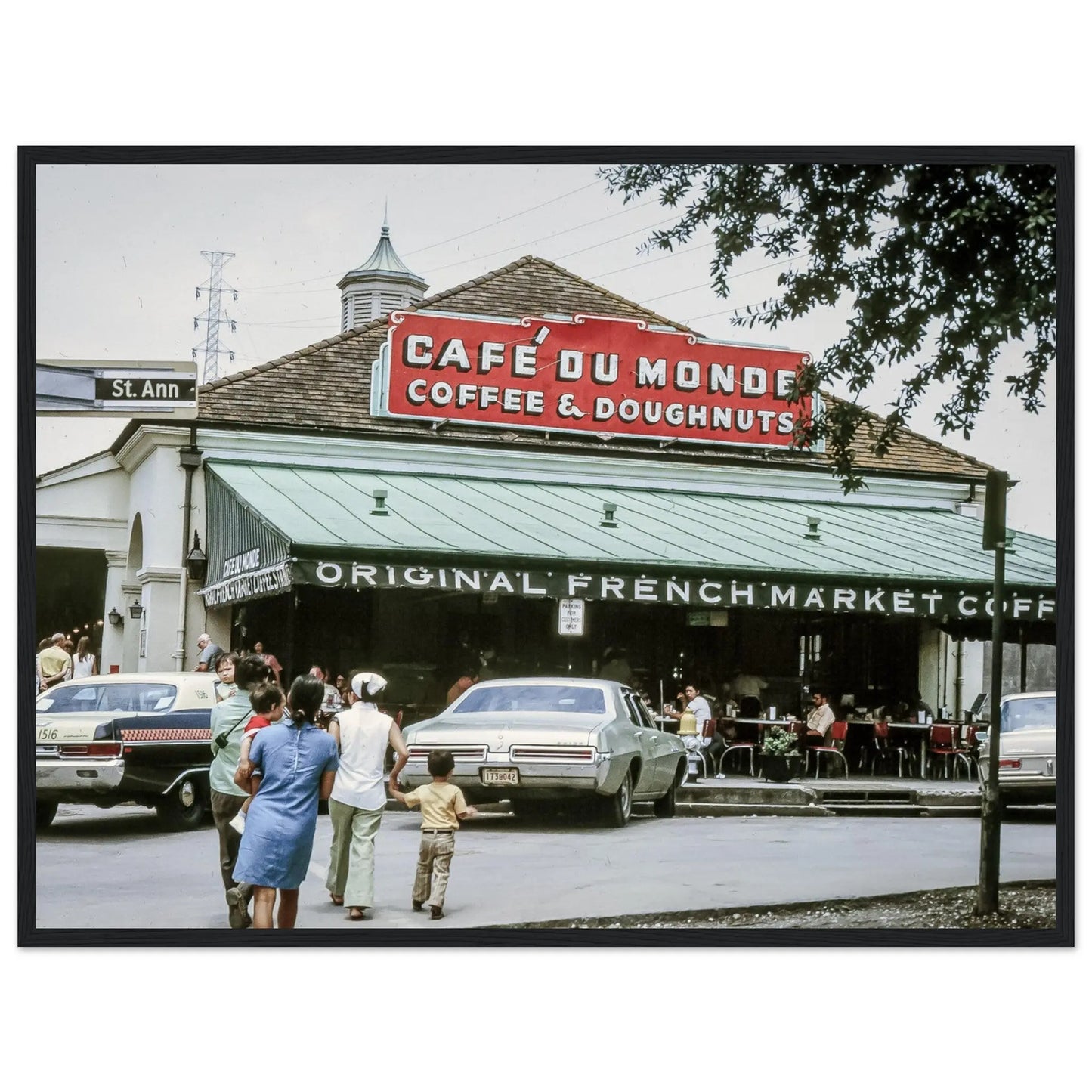 “Premium 🌿Earth-Conscious Pine Wall Art” - Retro Collections: General view of Cafe Du Monde in Louisiana, New Orleans - Canvas Wiggle