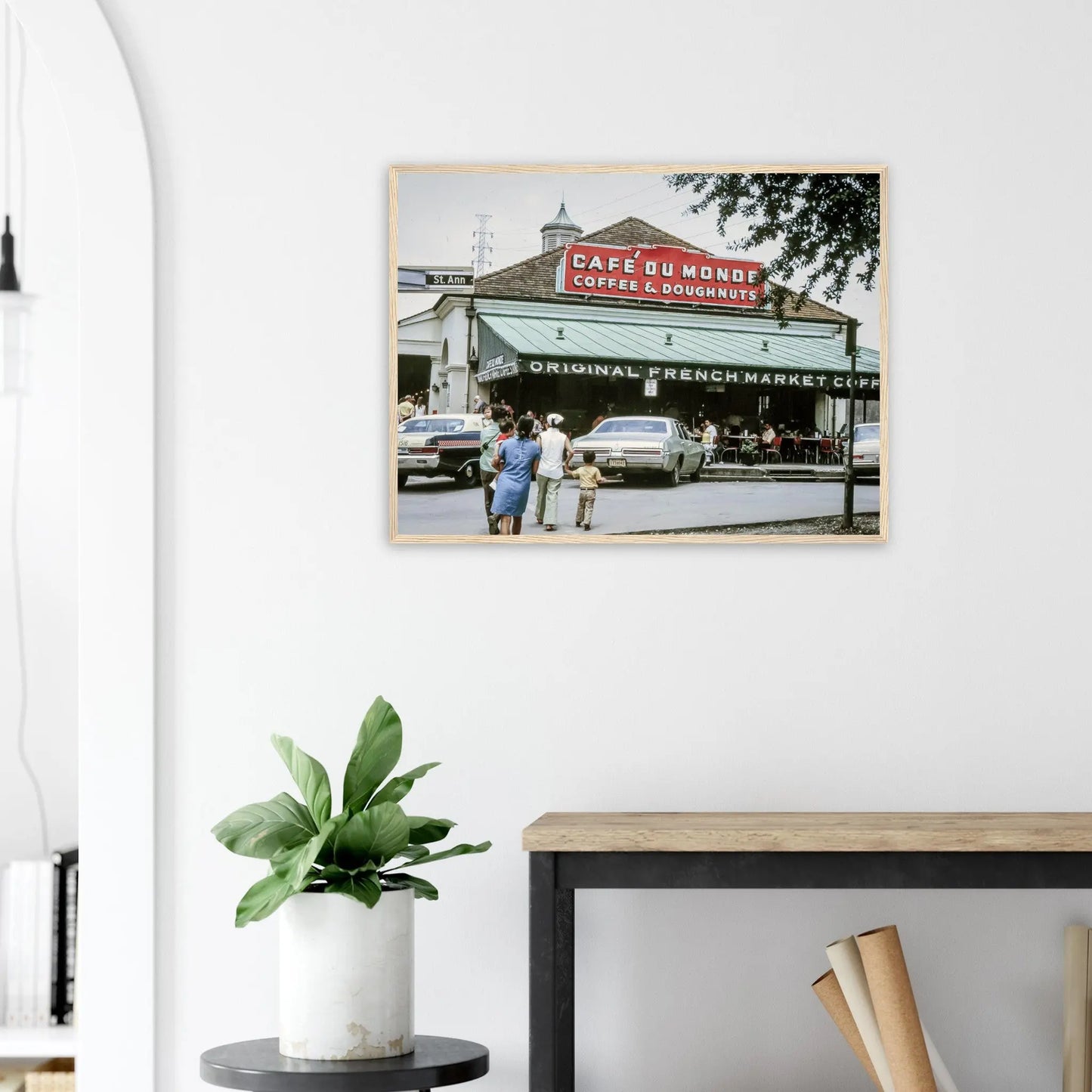 “Premium 🌿Earth-Conscious Pine Wall Art” - Retro Collections: General view of Cafe Du Monde in Louisiana, New Orleans - Canvas Wiggle