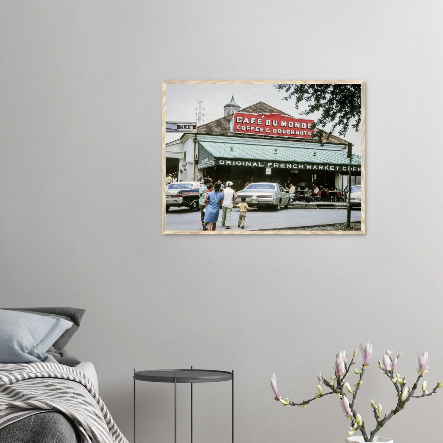 “Premium 🌿Earth-Conscious Pine Wall Art” - Retro Collections: General view of Cafe Du Monde in Louisiana, New Orleans - Canvas Wiggle