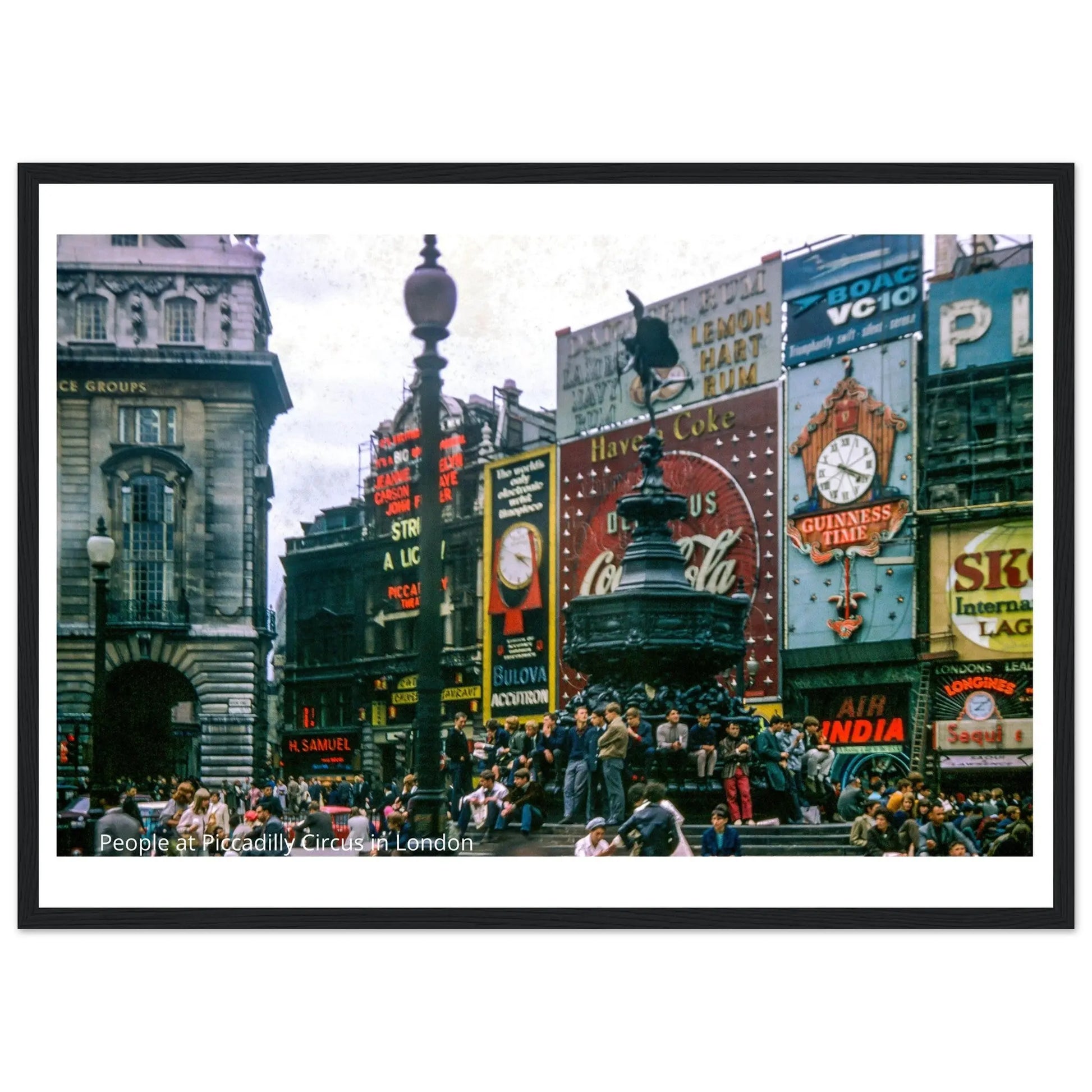 “Premium 🌿Earth-Conscious Pine Wall Art” - Retro Collections: Piccadilly Circus, London - Canvas Wiggle