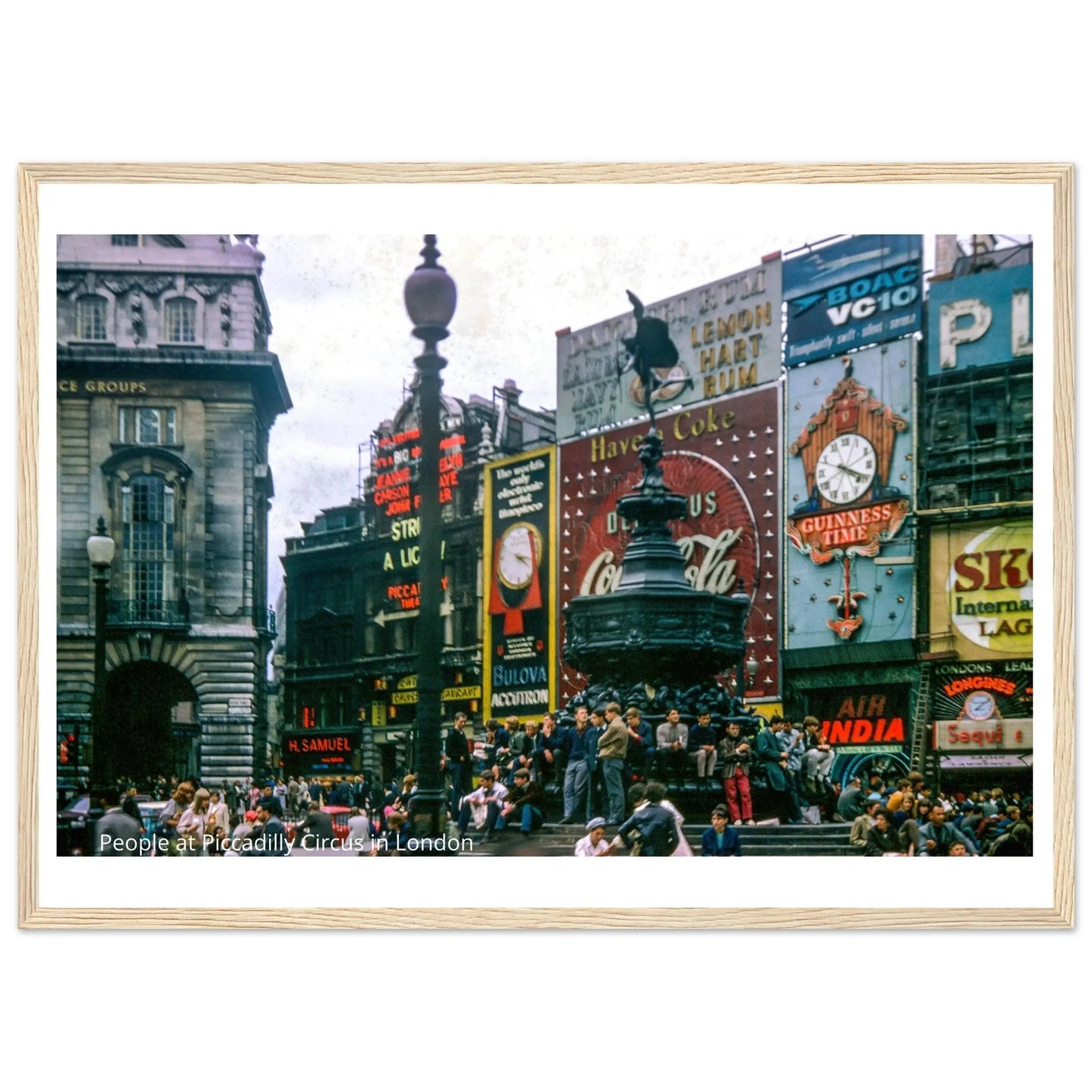 “Premium 🌿Earth-Conscious Pine Wall Art” - Retro Collections: Piccadilly Circus, London - Canvas Wiggle