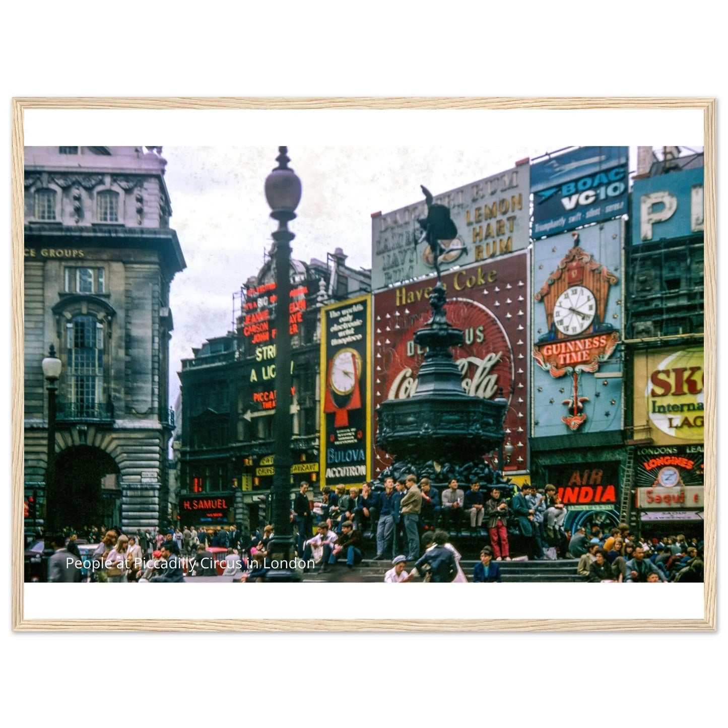 “Premium 🌿Earth-Conscious Pine Wall Art” - Retro Collections: Piccadilly Circus, London - Canvas Wiggle